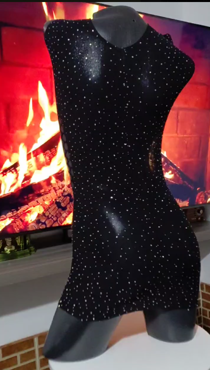 Maya Lenceria Negra Círculos y Cuello